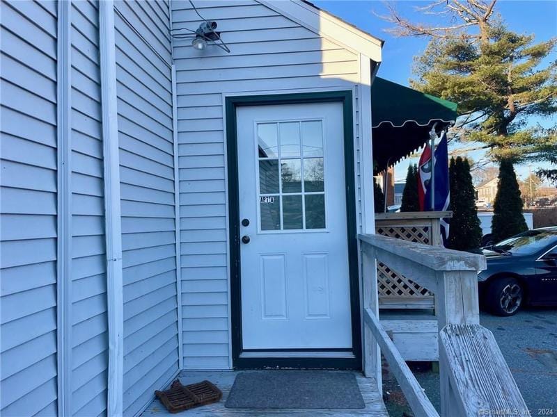 27 East Main Street, Unit B, Clinton, CT 06413 for Rent