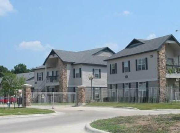 Almeda Park Apartments - 10950 Tanner Park Ct - Houston, TX Apartments for Rent