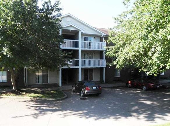 Stable View - 1050 1054 Horsemans Lane - Lexington, KY Apartments for Rent