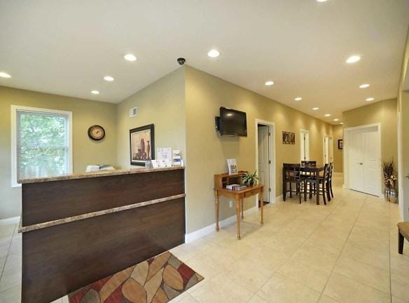 Choice Realty Management - 1715 S Walnut St - Bloomington, IN Apartments for Rent
