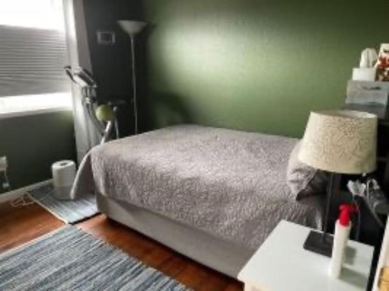 Looking for a professional MALE for a beautiful one of our upstairs private for Rent