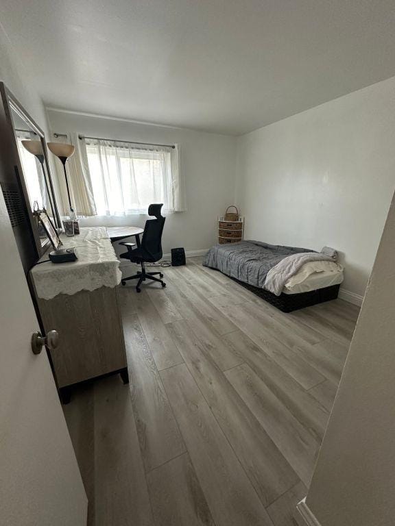 1br + 1 bthrm available for rent (Lawndale)