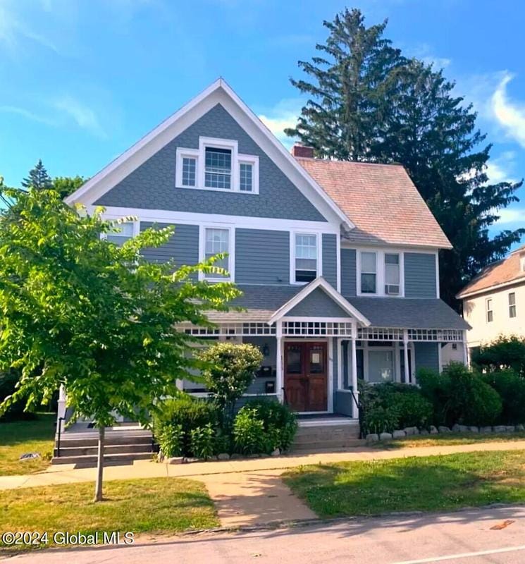 Saratoga Springs, Luxuriously renovated in-town 3 bed 2 bath for Rent