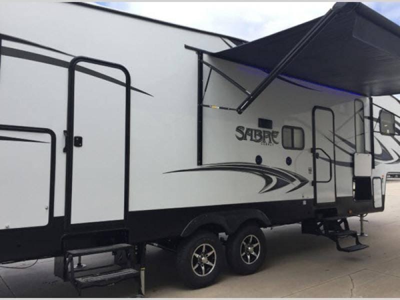 2018 Forest River Sabre 31BHT 37ft for Sale