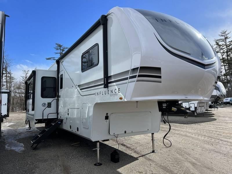 2024 Grand Design Solitude Influence 3704BH 40ft for Sale