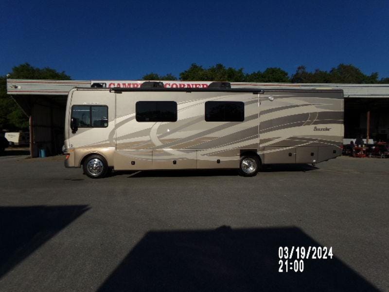 2015 Fleetwood Bounder 35K 36ft for Sale