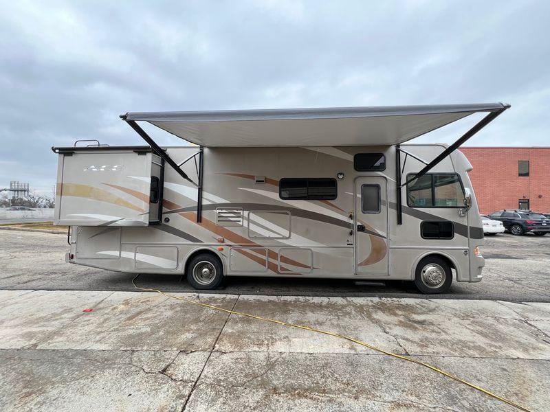 2014 Thor Motor Coach A. C. E. 30.1 with 2 slides 30ft for Sale