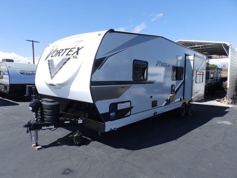 2025 Genesis Supreme Vortex 2715FSXL 32ft for Sale