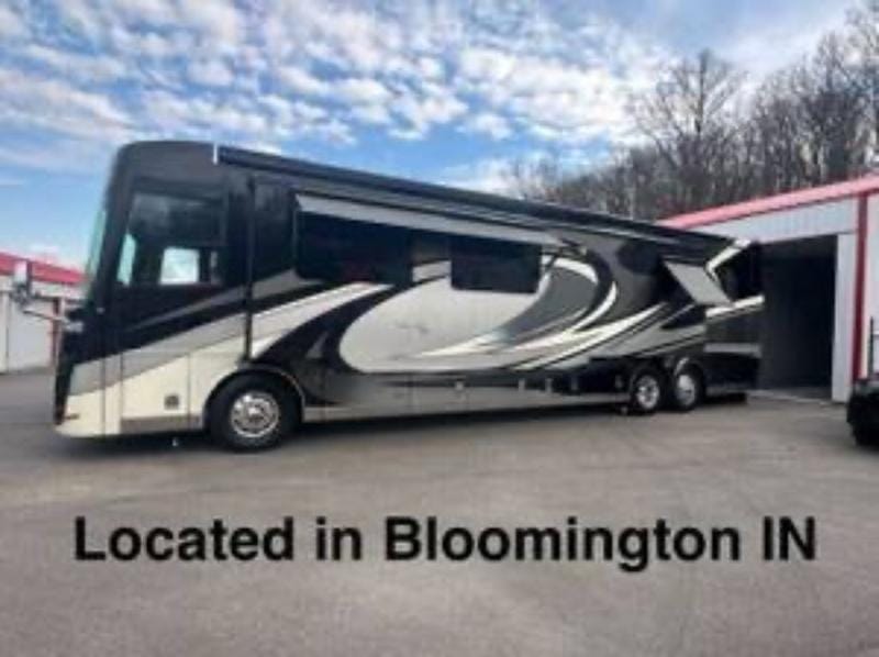 Privately owned 2015 Newmar King Aire 4553 - for Sale