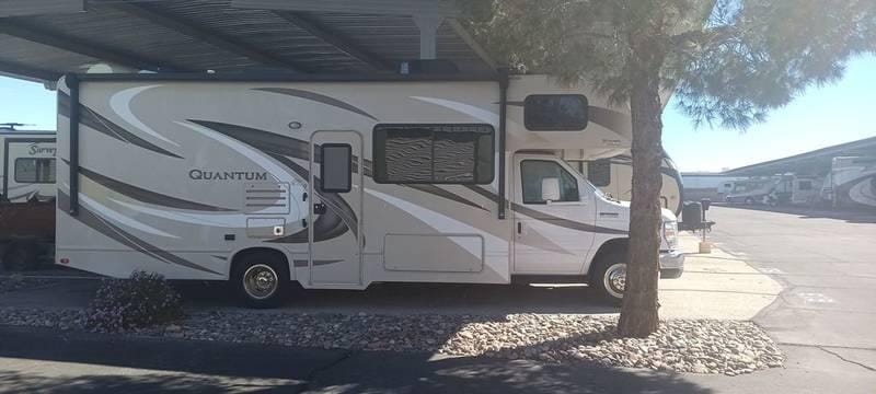 2016 Thor Motor Coach Quantum 26RS 27ft for Sale