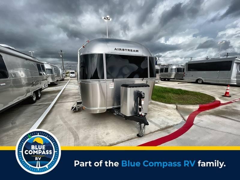 2024 Airstream Flying Cloud 30RB Twin 31ft for Sale