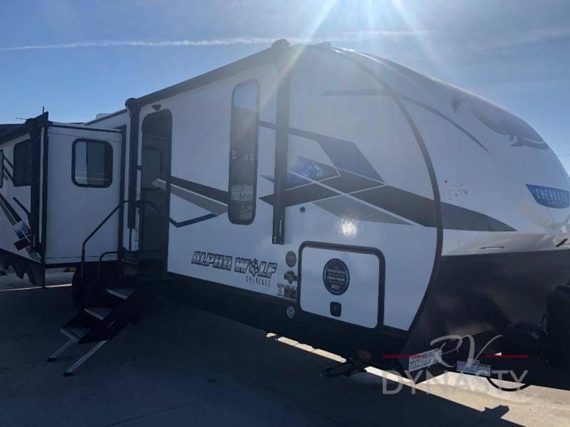2024 Forest River Cherokee Alpha Wolf 26RL-L 34ft for Sale