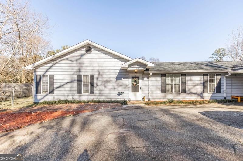219 Lake Dr, Warner Robins, GA 31088 - MLS 20165243 for Sale