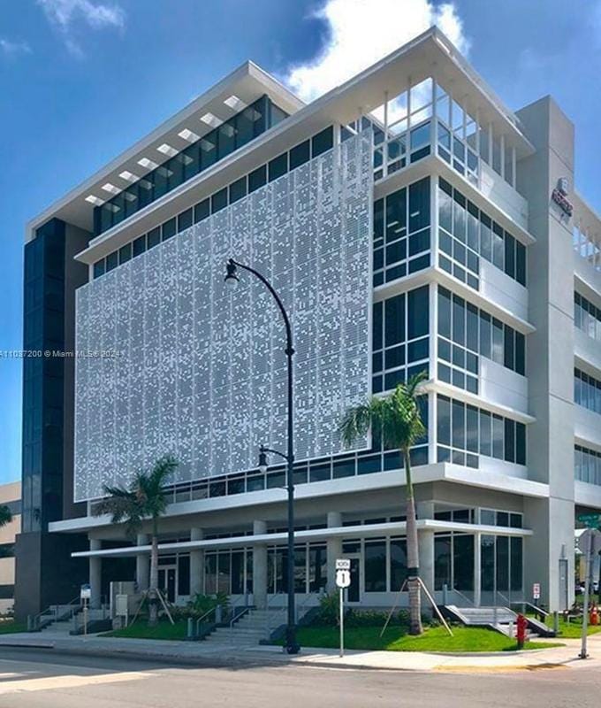100 N Federal Hwy, Hallandale Beach, FL 33009 - MLS A11037200 for Sale
