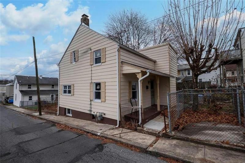 131 WILLOW ST, Catasauqua Borough, PA 18032 Single Family Residence For Sale  MLS# 730404