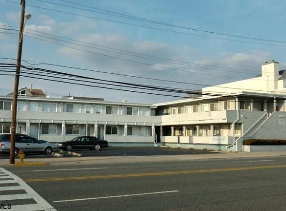9105 Atlantic Ave - Margate City, NJ 08402 - Home For Rent