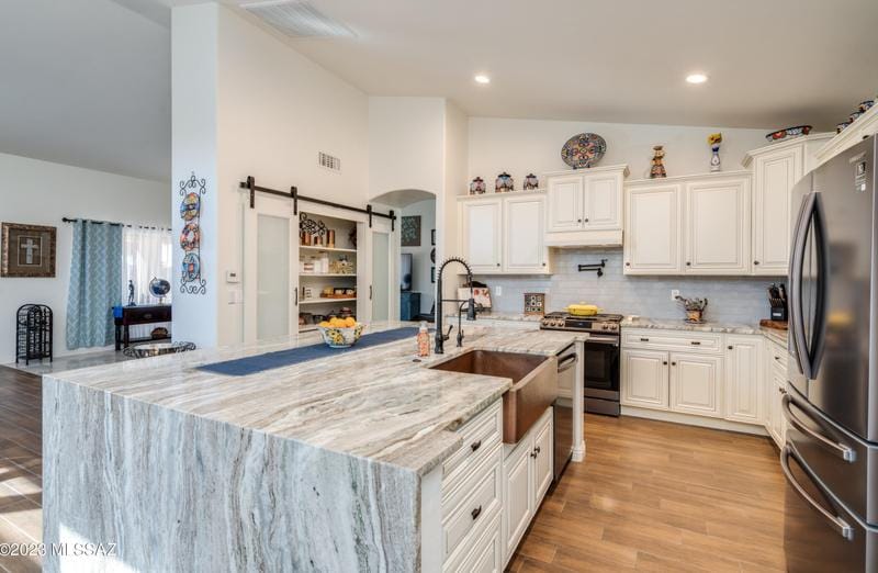2390 E Bluejay Bluff Ln, Green Valley, AZ 85614 - MLS 22400445 for Sale