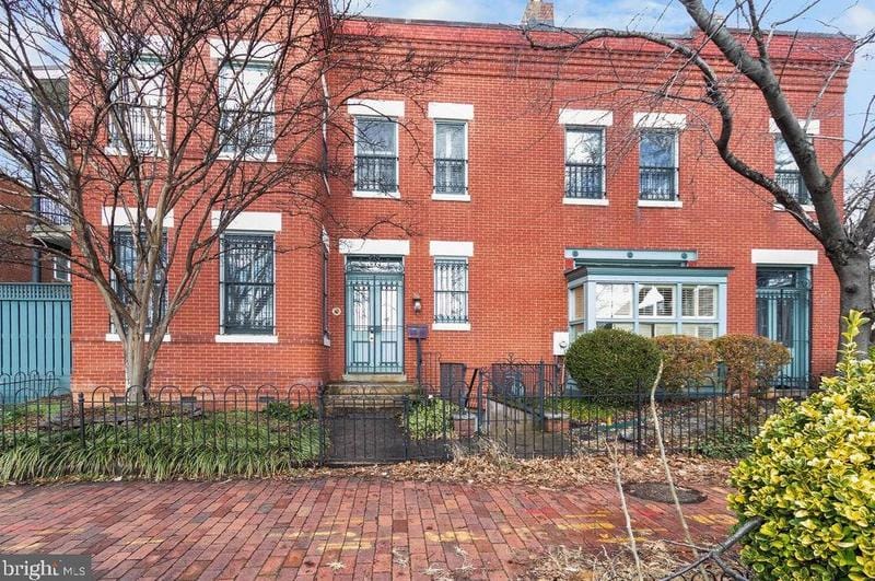 1250 D St SE, Washington, DC 20003 - MLS DCDC2127618 for Rent