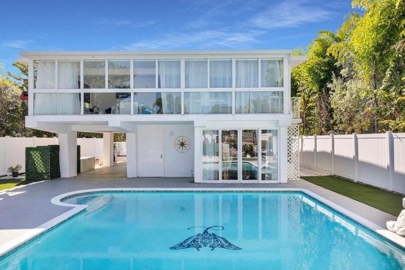 Plantation Key, Monroe County, FL Lakefront Property, Waterfront Property, House for sale Property ID: 418843511