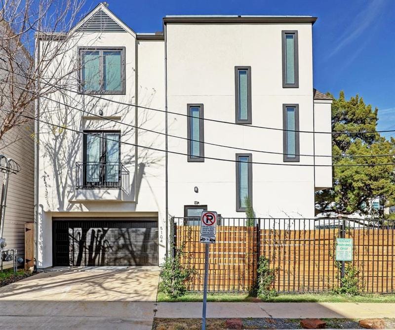 5104 Lillian Street, Houston, TX 77007 for Sale