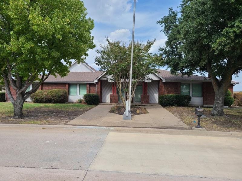102 YMCA Dr, Waxahachie, TX 75165 - MLS 20451014 for Sale