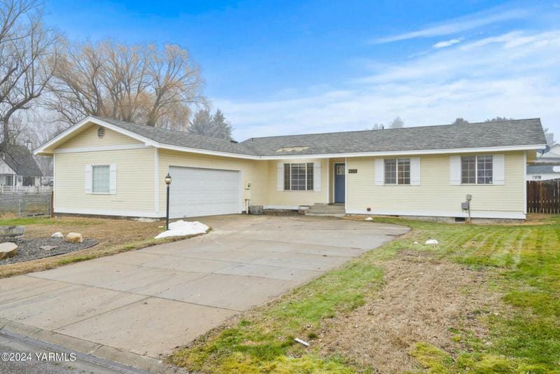 405 GLENWOOD DR, Zillah, WA 98953 Single Family Residence For Sale  MLS# 24-159
