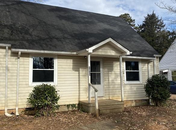1013 Nancy Ln SE - Winston Salem, NC 27107 - Home For Rent