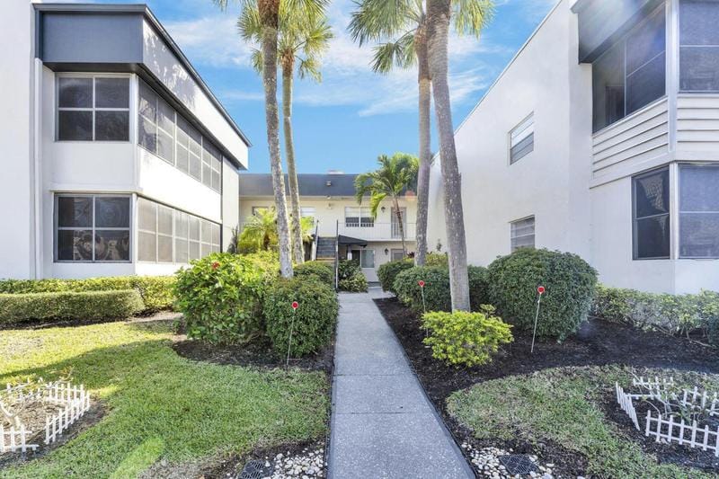 379 BURGUNDY H, Delray Beach, FL 33484 Condominium For Sale  MLS# RX-10958337