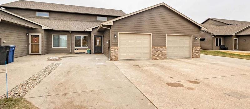 8213 W 56th St, Sioux Falls, SD 57106  625170231 for Sale
