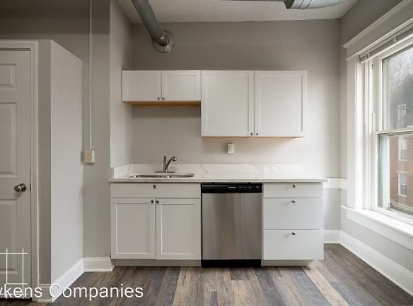 903 Oak St - Columbus, OH 43205 - Home For Rent