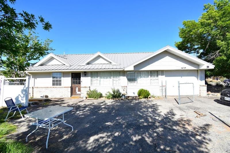 303 E June St, Alpine, TX 79830 for Sale