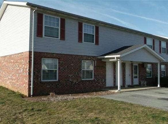 1750 Wisteria Dr #I - Chambersburg, PA 17202 - Home For Rent