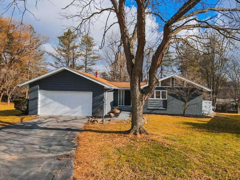 710 Cloverleaf Court, Mansfield, OH 44904  624717056 for Sale