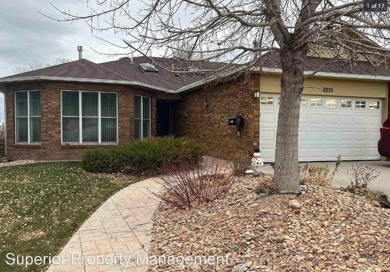 2252 W Johnston Ave for Sale