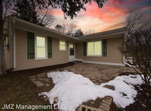 6110 Hillsboro Rd - Davisburg, MI 48350 - Home For Rent