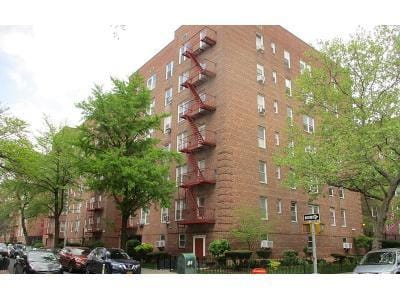 90th St Apt 5d for Sale