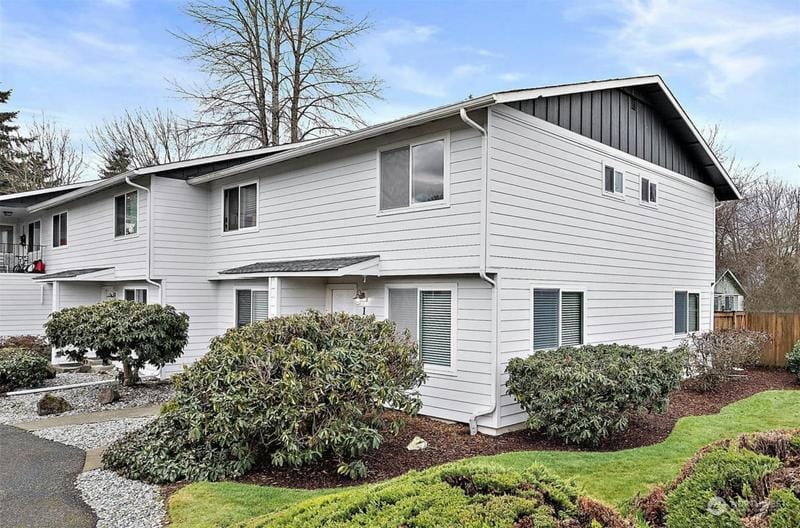 1016 9TH ST SE APT 1, Puyallup, WA 98372 Condominium For Sale  MLS# 2195432 for Rent