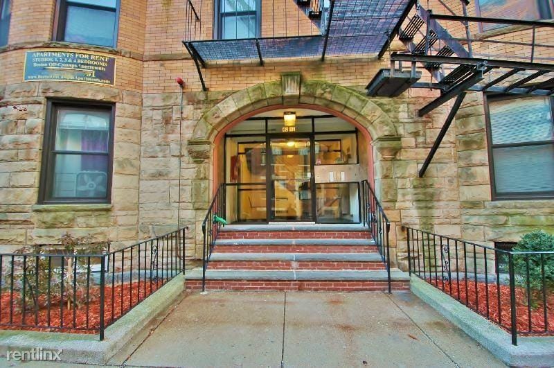 2 bedroom close to Northeastern/ Berklee  42 Symphony Rd for Sale