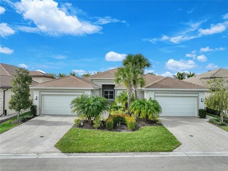 Bonita Springs, Lee County, FL Lakefront Property, Waterfront Property, House for sale Property ID: 418847659