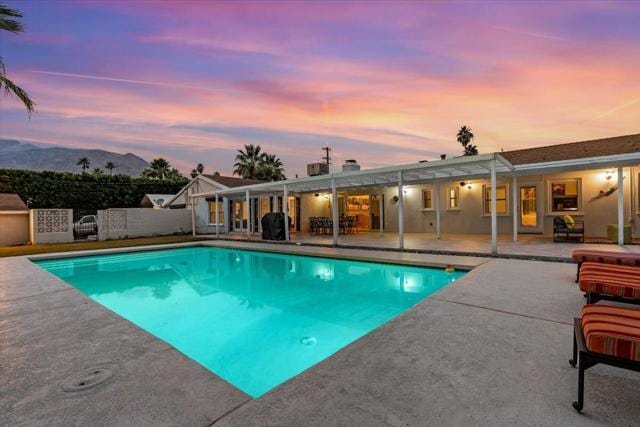 483 W Via Escuela, Palm Springs CA 92262 for Sale