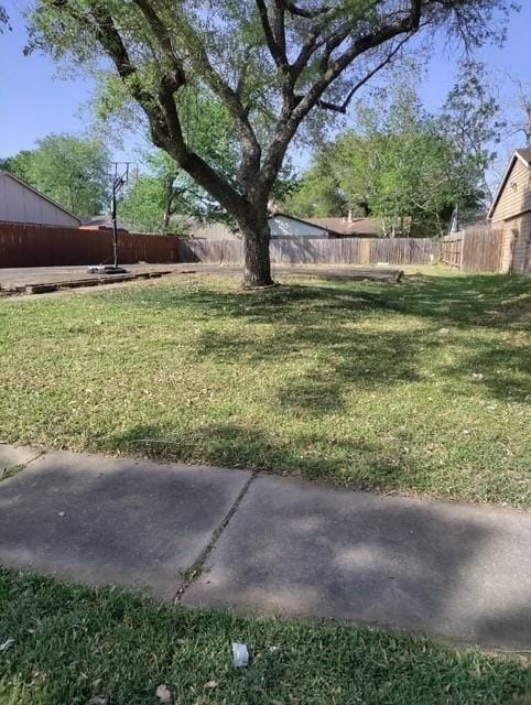 6835 Tara Dr, Richmond, TX 77469 for Sale