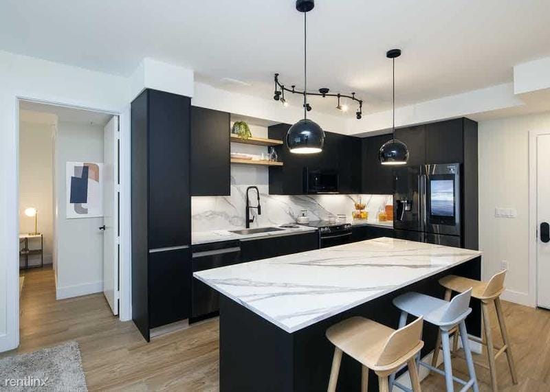 47245635  3033 NE 2nd Ave for Sale