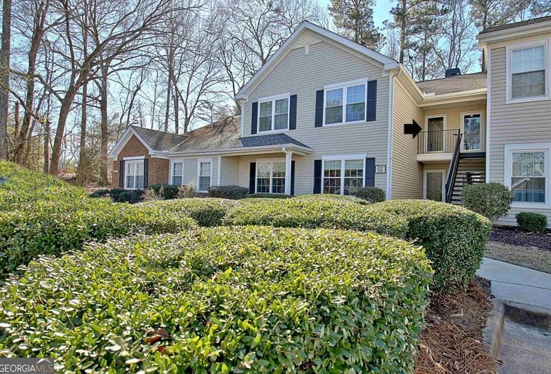 704 Ridgelake Dr, Peachtree City, GA 30269 - MLS 20167519 for Sale