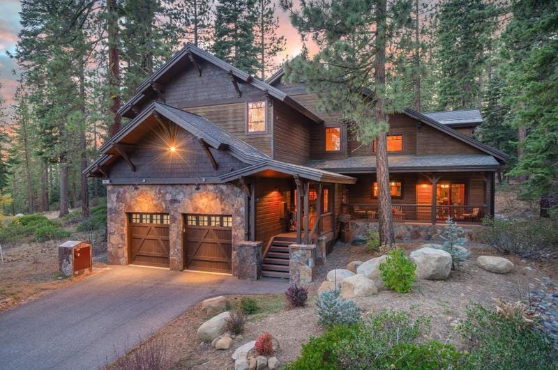 11924 Cavern Way, Truckee, CA 96161 - MLS 20232181 for Sale