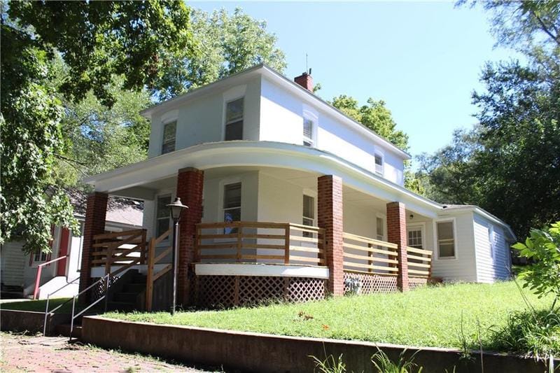 906 N 9th St, Leavenworth, KS 66048  MLS# 2450436 for Sale