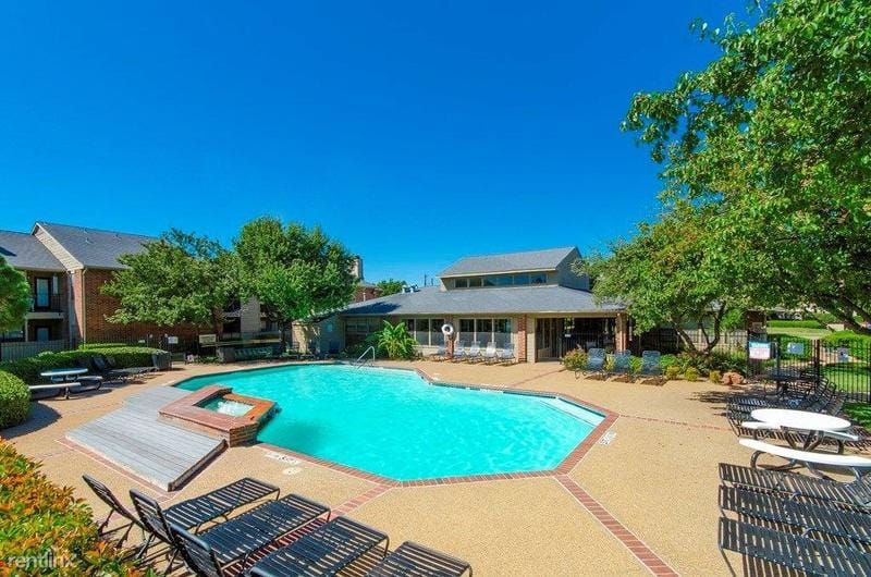 1bed  Red @ Eagle for Sale