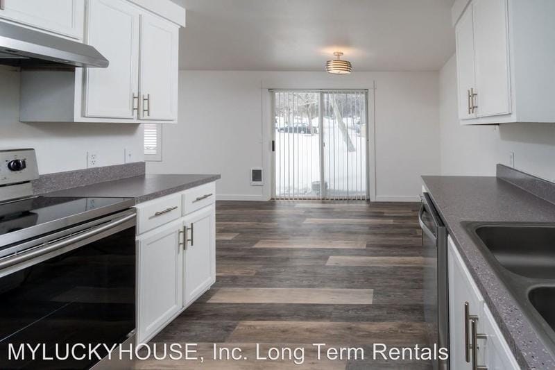 1850 NE Lotus Drive 005  1850-1855 NE Lotus Drive 1375 NE Elk Court for Sale