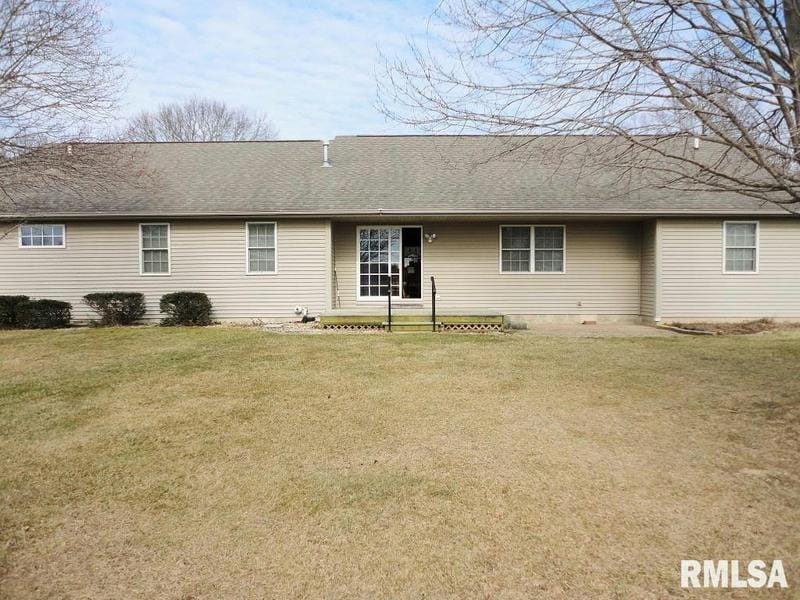 3500 FAIRLANE, Taylorville, IL 62568 Single Family Residence For Sale  MLS# CA1027321