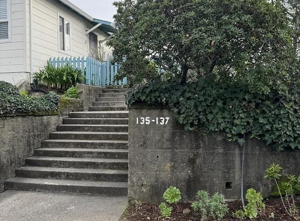 135 Redwood Ave unit 4 - Corte Madera, CA 94925 - Home For Rent