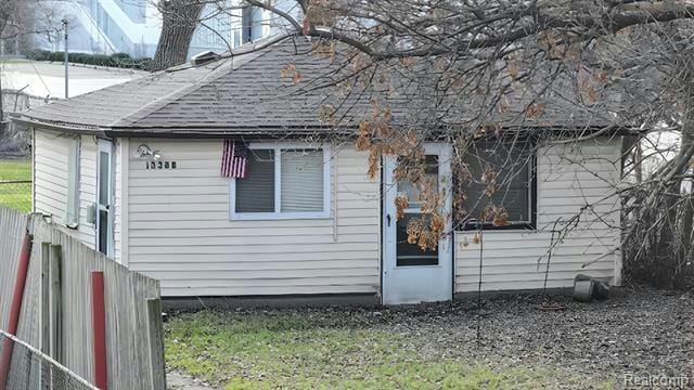 13388 VERNON AVE, Warren, MI 48089 Single Family Residence For Sale  MLS# 20240005163